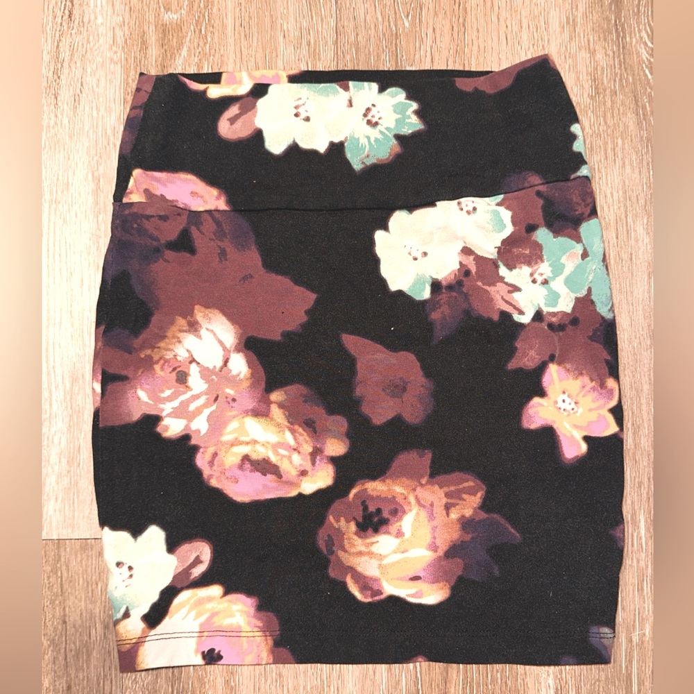Floral mini skirt